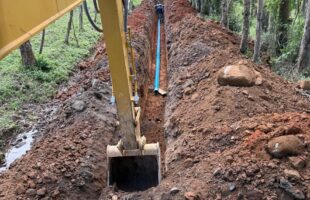 Reparos na rede de água avançam e fornecimento deve ser restabelecido no Guatá