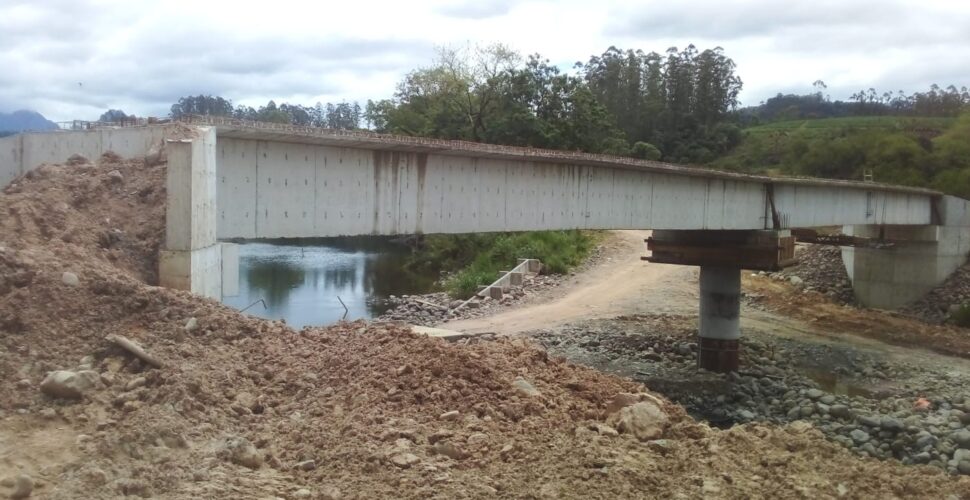 Ponte do Menegasso em Orleans atinge 84% das obras e promete revolucionar acesso na região