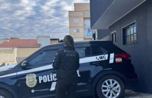 Operação investiga professores e alunos de escola pública em Araranguá por crimes contra adolescentes