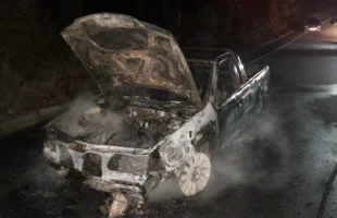 Incêndio destrói veículo em Morro da Fumaça