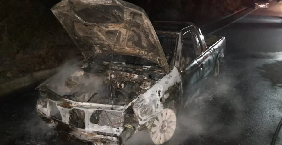 Incêndio destrói veículo em Morro da Fumaça
