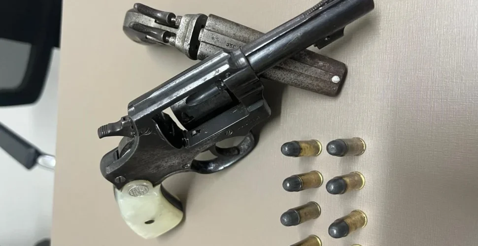 Idoso é preso com armas durante investigação por ameaça em Jacinto Machado