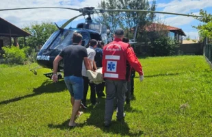 Homem fica ferido após cair de quatro metros em Jaguaruna