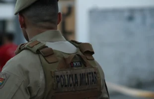 Homem é detido após ameaçar companheira e enfrentar policial em Criciúma