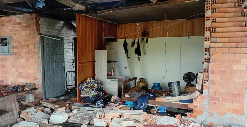 Incêndio destrói residência em Urussanga