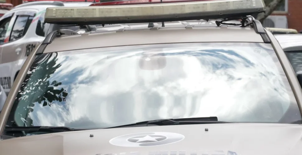 Dois homens são detidos em Pescaria Brava com carro roubado em Florianópolis