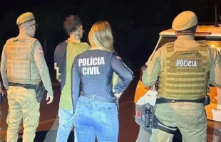 Homem investigado por violência contra a companheira é preso em cemitério em Meleiro