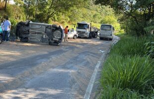 Veículo capota na SC-390 em Pindotiba, Orleans; trânsito já foi normalizado