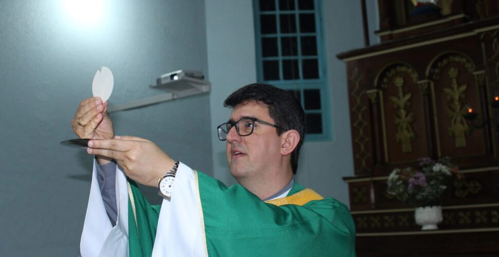 Padre Deonor deixa Lauro Müller em reformulação pastoral da Diocese de Criciúma