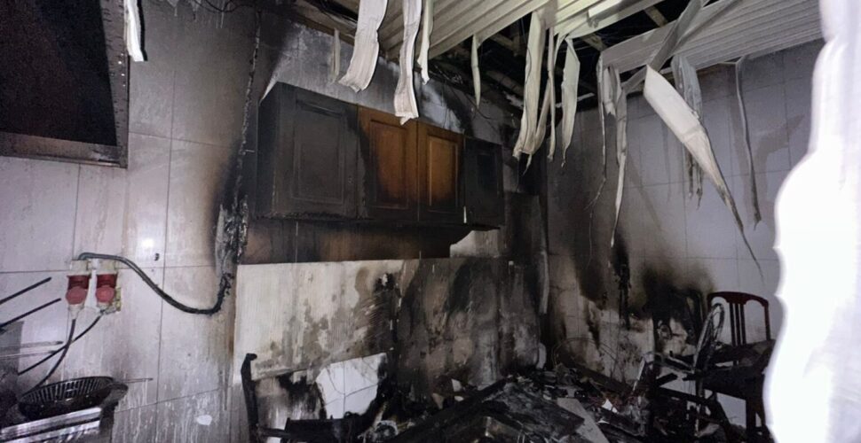 Incêndio atinge supermercado em Orleans na madrugada desta quarta-feira