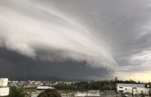 Ciclone se forma e traz ventos de até 100 km/h para o Sul catarinense