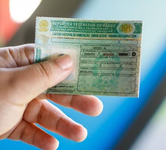 Detran de SC alerta para golpes com falsa suspensão da CNH