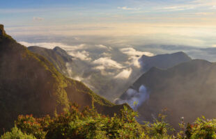 Frente fria provoca chuva intensa, ventos fortes e granizo em Santa Catarina