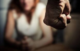 Justiça catarinense lança programa para responsabilizar agressores de mulheres