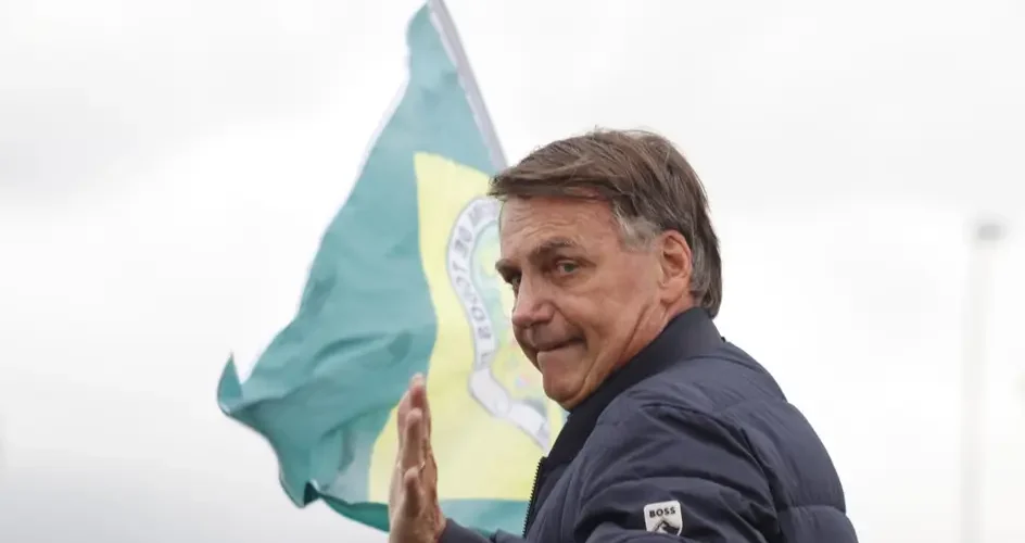 Bolsonaro é preso preventivamente a pedido da Polícia Federal