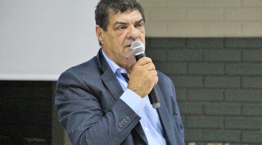 Presidente Belha destaca diálogo com empresários no encerramento de programa comunitário