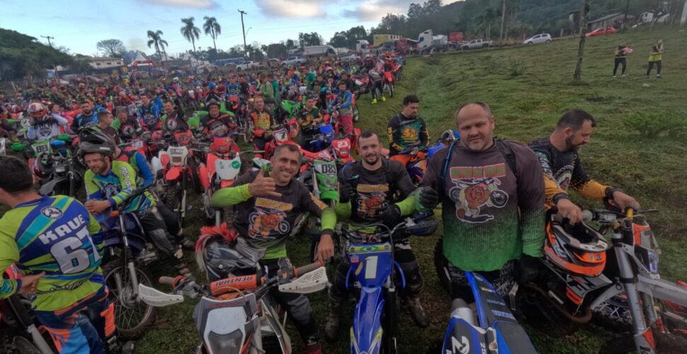 Evento off-road movimenta Morro da Fumaça com mais de 400 pilotos