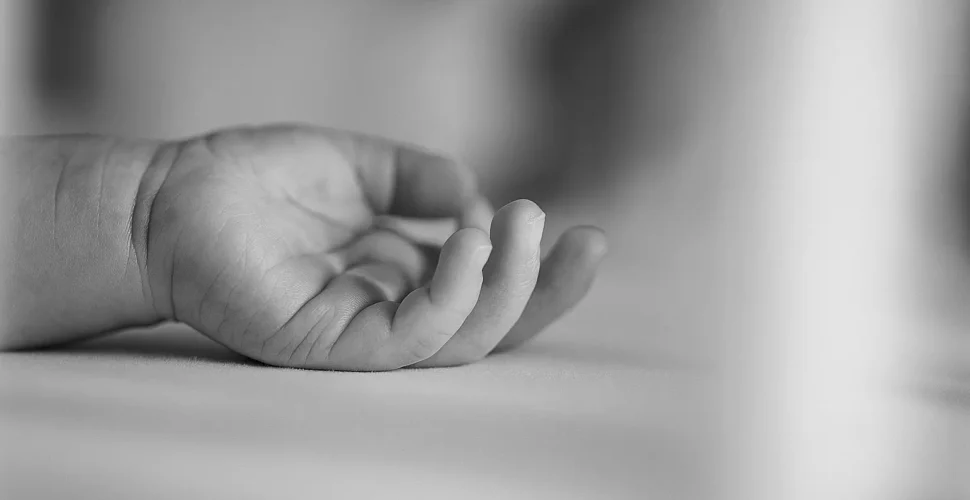 Pais encontram bebê morto após noite de álcool em Joinville