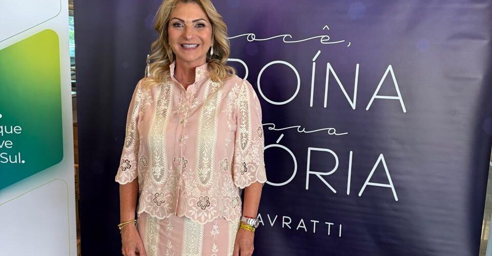 Astrid Barato é destaque no lançamento do livro “Você, Heroína da sua História”