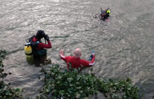 Bombeiros resgatam corpo encontrado boiando no Rio Tubarão nesta segunda-feira
