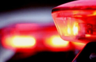 Criminosos arrombam residência e abandonam carro após acidente durante fuga em Araranguá