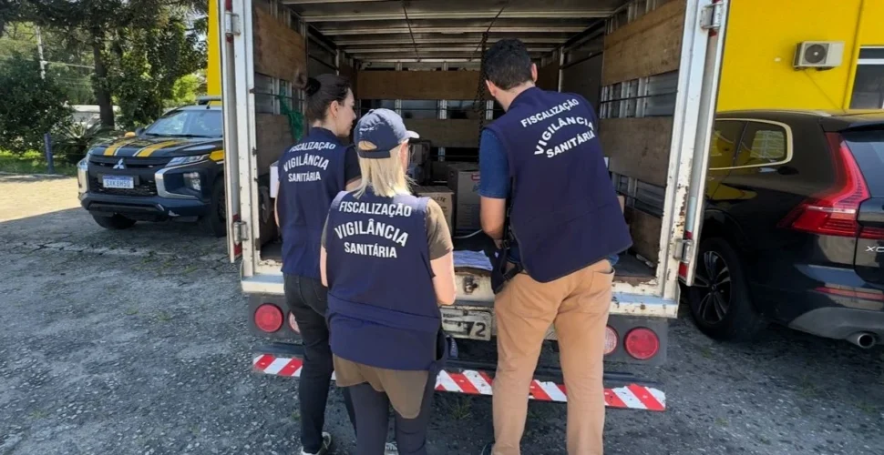 PRF apreende mais de uma tonelada de carne irregular na BR-101