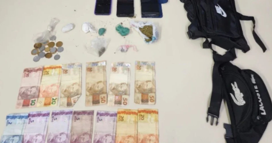 Adolescente é apreendido com drogas e desacata policiais em Criciúma