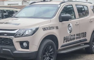 Viatura da Polícia Militar se envolve em acidente no Centro de Criciúma