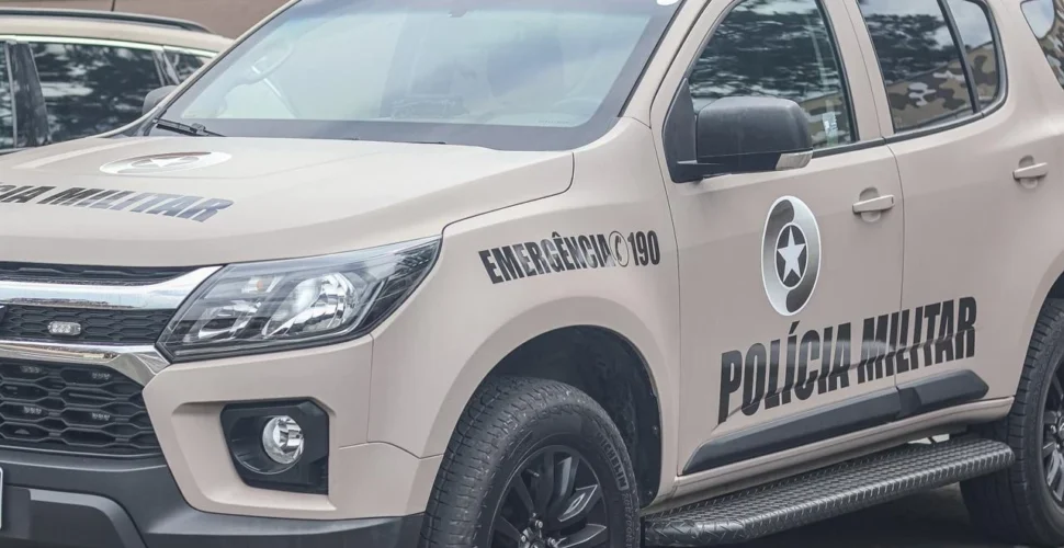 Viatura da Polícia Militar se envolve em acidente no Centro de Criciúma