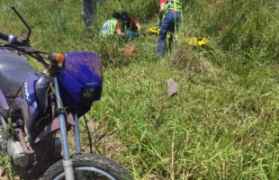 Acidente de trânsito em Criciúma mobiliza equipes de emergência após colisão com fuga do motorista
