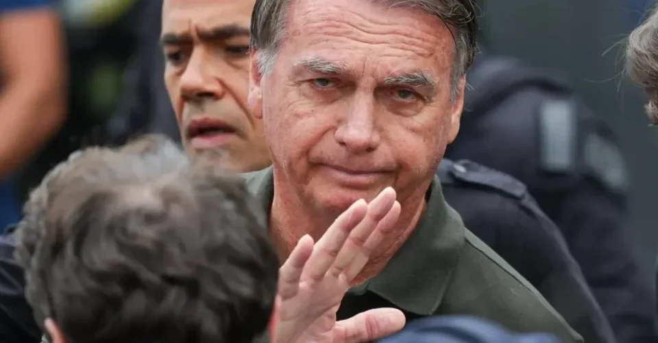 Exame confirma hérnias em Bolsonaro e defesa reforça pedido de cirurgia ao STF