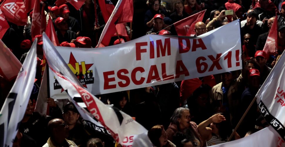 Redução da jornada para 36h pode gerar desemprego, alerta indústria