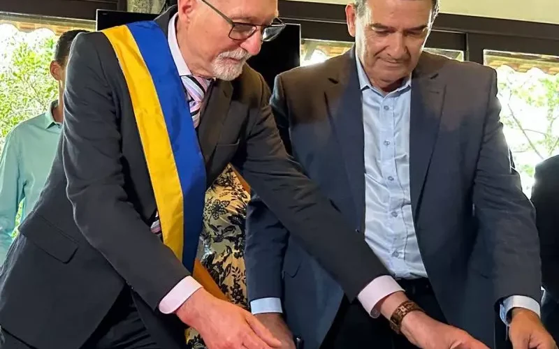 Pedras Grandes rompe laços com cidade italiana em protesto por lei de cidadania