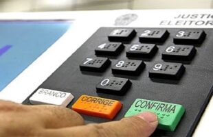 Justiça Eleitoral de Orleans cassa mandatos de vereadores do PP e PDT