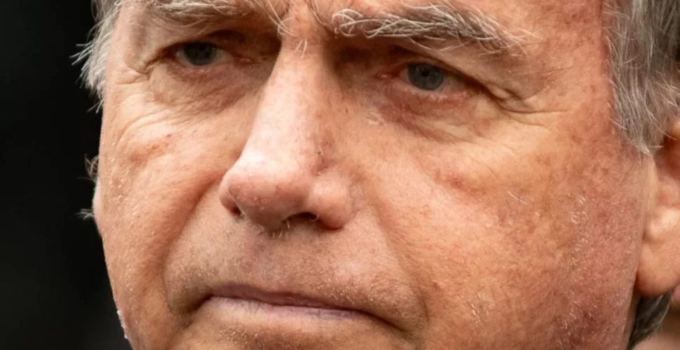 Cirurgia de Bolsonaro para corrigir hérnia ocorre nesta quinta-feira de Natal