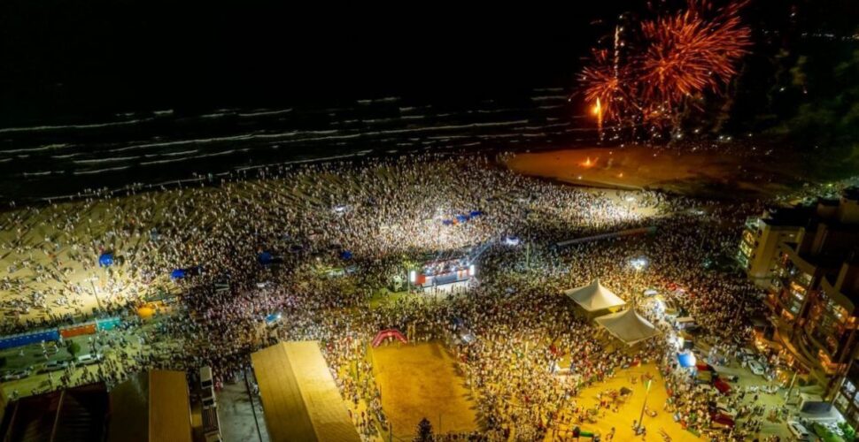 Laguna prepara réveillon 2026 com fogos em três praias