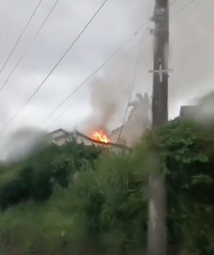 Fogo consome casa em bairro de Urussanga