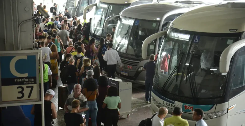 Fluxo de passageiros dobra nas rodoviárias de SC entre Natal e Ano Novo