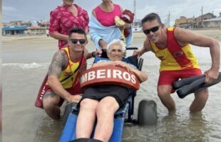 Aos 96 anos, idosa realiza sonho de conhecer o mar em um Natal emocionante