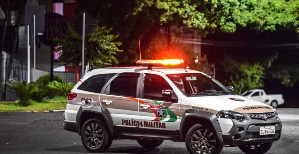 Homem é preso em parada de ônibus por descumprir medidas da Lei Maria da Penha