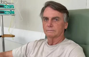 Bolsonaro passa por nova cirurgia para conter crise de soluços
