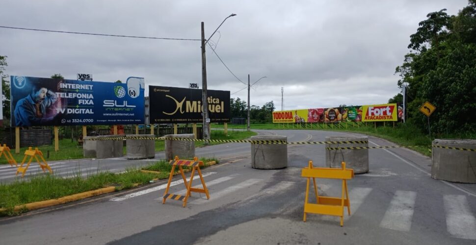 Ponte em Araranguá é interditada por risco de desabamento