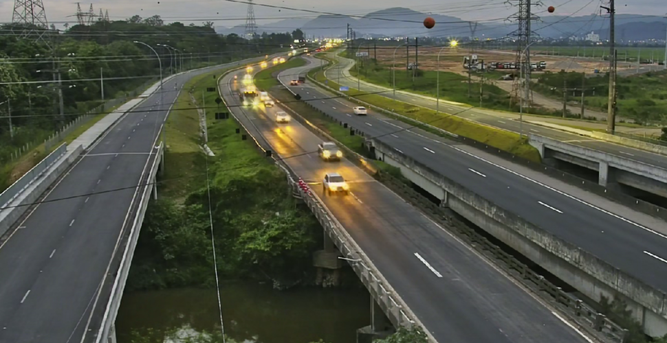 Manutenção na ponte do Rio Capivari provoca interdição noturna na BR-101