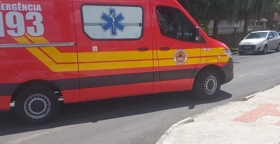 Mulher é ferida com facão em Criciúma e suspeito foge do local