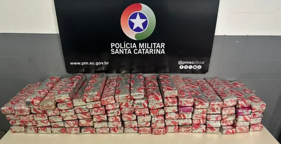 PM apreende cerca de 79 quilos de maconha após perseguição em Criciúma
