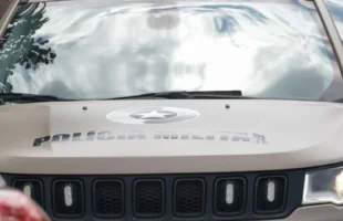 Motorista é flagrado com arma falsa após ameaças em briga de trânsito em Criciúma