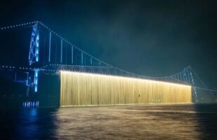 Virada do ano atrai multidões às praias e festas do Sul catarinense