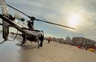 Homem sofre afogamento grave após ignorar alerta de guarda-vidas na praia