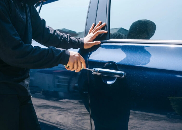 Caminhonete é levada durante festa na Laguna