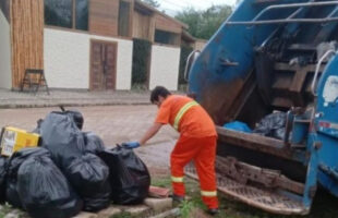 Ex-funcionário furta chaves de caminhões de lixo em protesto por salários atrasados